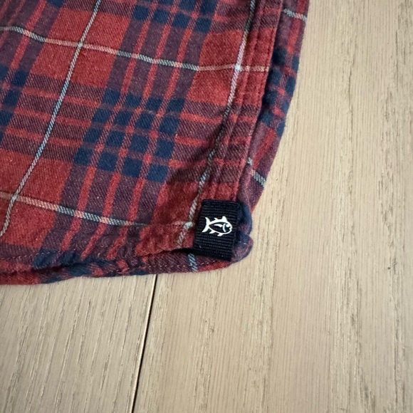 Men’s vineyard vines button down - Picture 2 of 3